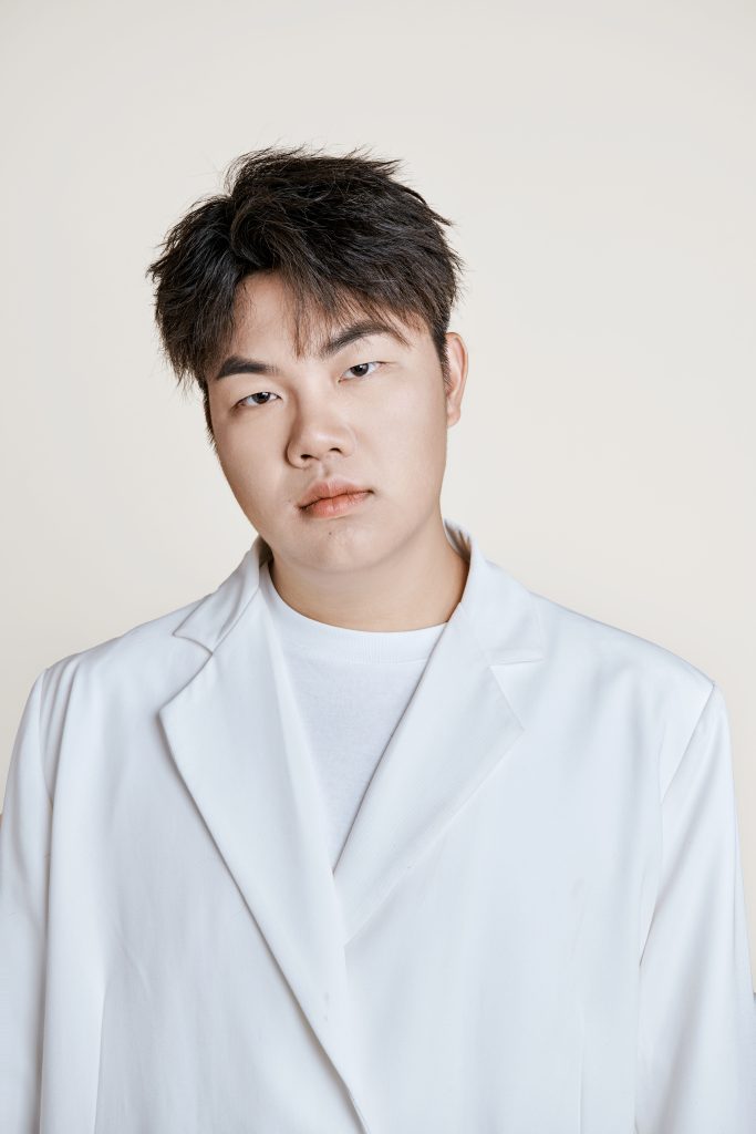 13412669049906595 683x1024